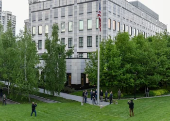 Kiev acusa Moscovo de guerra psicológica  e critica fecho de embaixadas