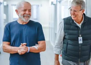 Lula da Silva deixa de ter cuidados de UTI, informa novo boletim médico 