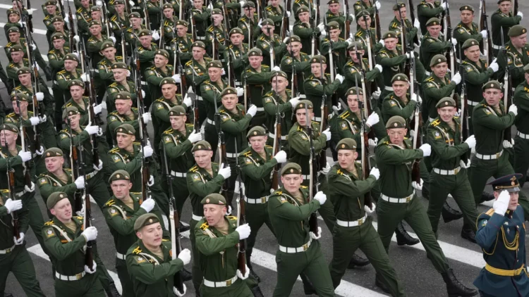 Coreia do Norte vai enviar mais  militares e armas para ajudar a  Rússia na guerra contra a Ucrânia