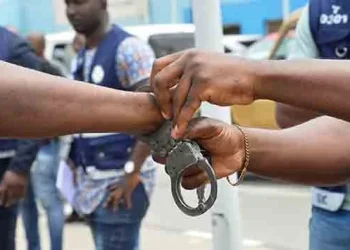 Detido cidadão acusado de abusar sexualmente de 8 crianças em Luanda