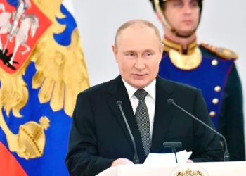 Putin diz que situação “muda  radicalmente” na Ucrânia