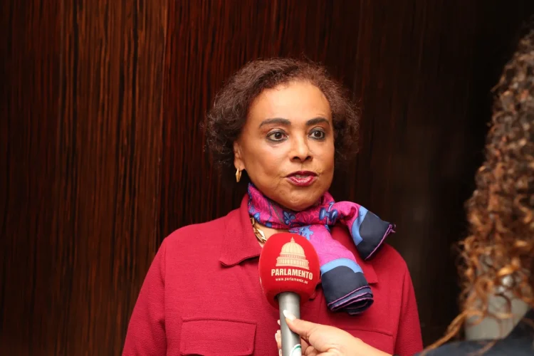 Carolina Cerqueira participa amanhã no Fórum Parlamentar da SADC na Zâmbia