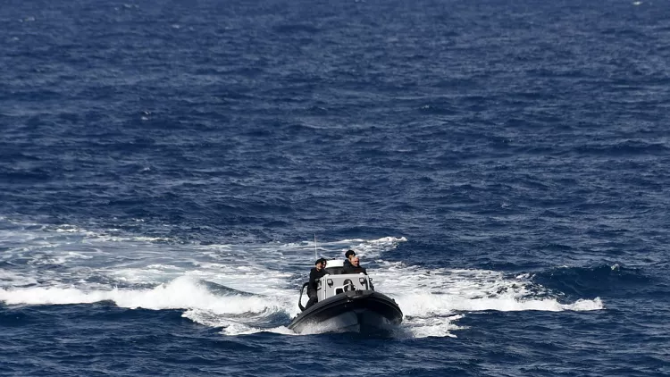 Naufrágio de barco com migrantes na Grécia resulta em cinco mortos e dezenas de desaparecidos
