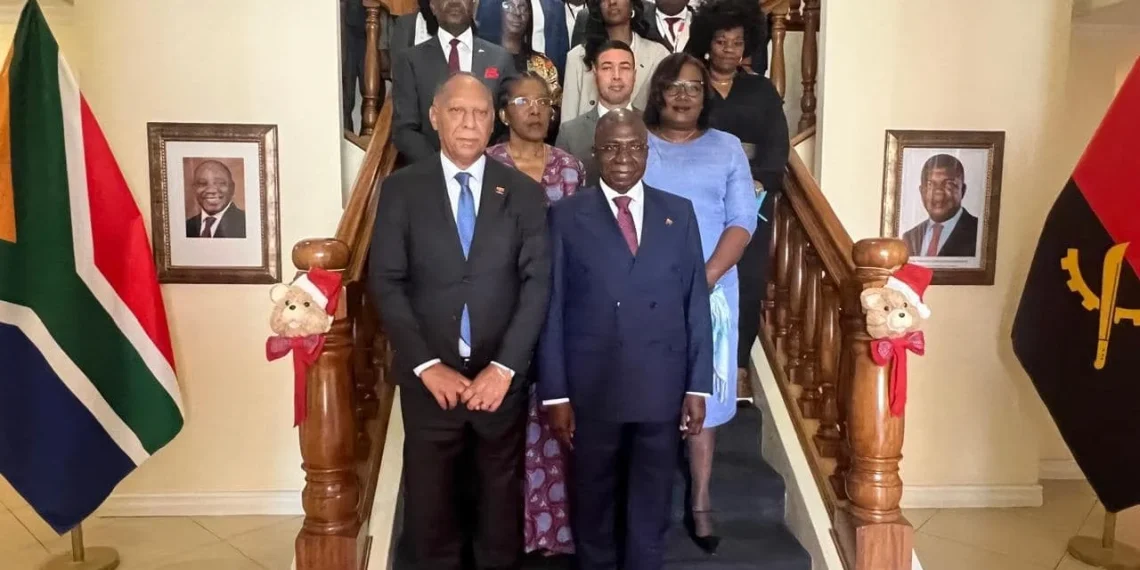 Ministro Téte António reúne-se com missão diplomática acreditada na África do Sul