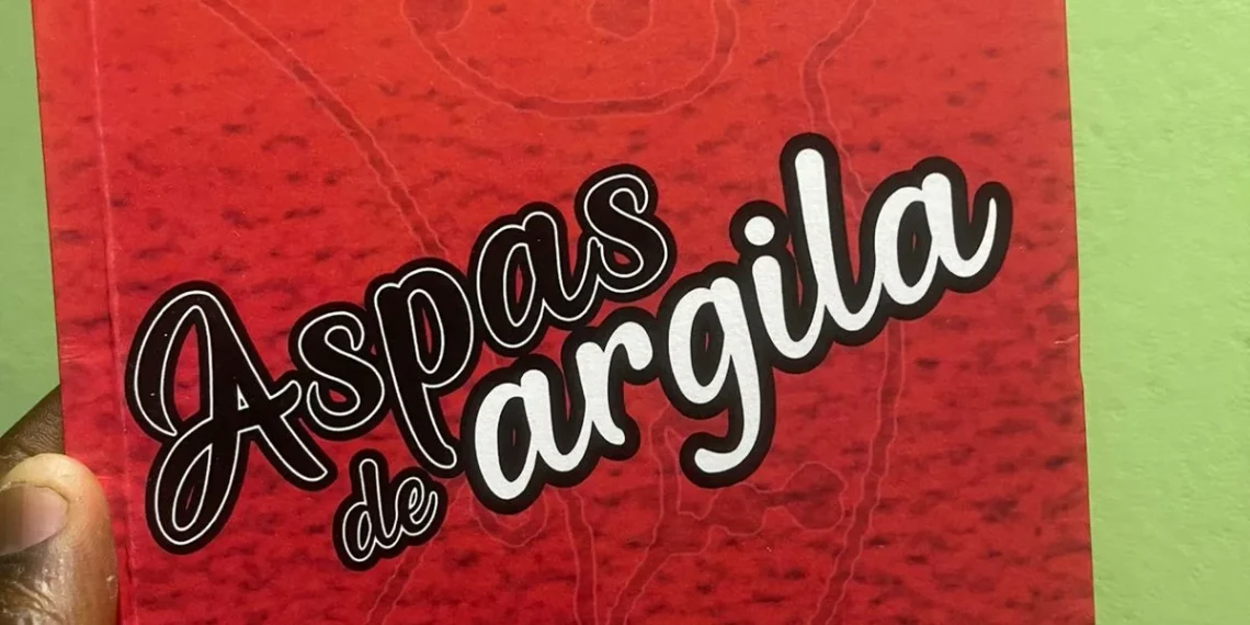 Kambandando e a erotização da palavra poética em aspas de Argila