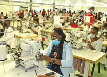 Executivo disponibiliza 300 mil milhões de kwanzas para alavancar sector têxtil