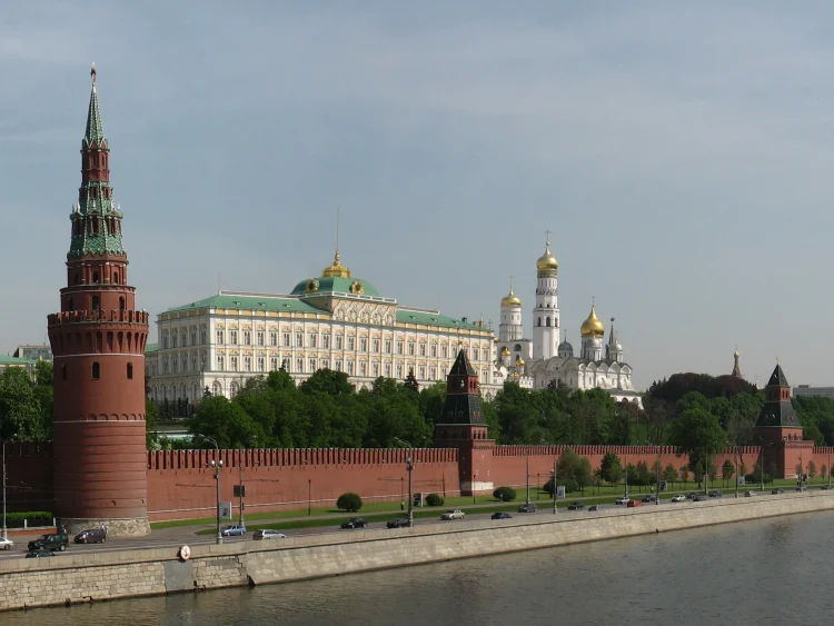 Kremlin sobre prontidão da equipa Trump de pensar cessar-fogo na Ucrânia: ainda não está no comando