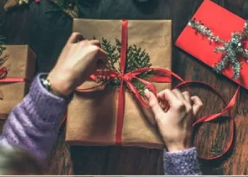 Troca de presentes de Natal condicionada pelas dificuldades financeiras
