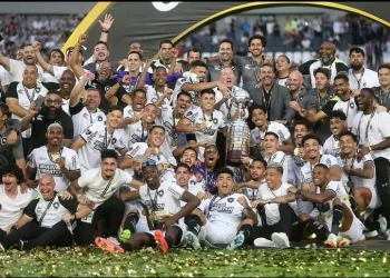 Bastos Quissanga faz história e conquista Taça Libertadores 