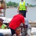 Polícia no Zaire apreende embarcações por desvio de cestas básicas para a RDC