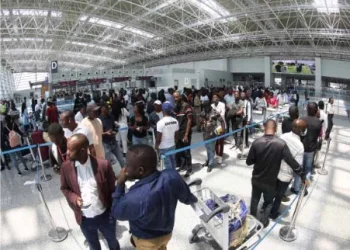 Passageiros que quiserem ir para o novo aeroporto nesta quadra festiva terão meios de transporte terrestre garantidos