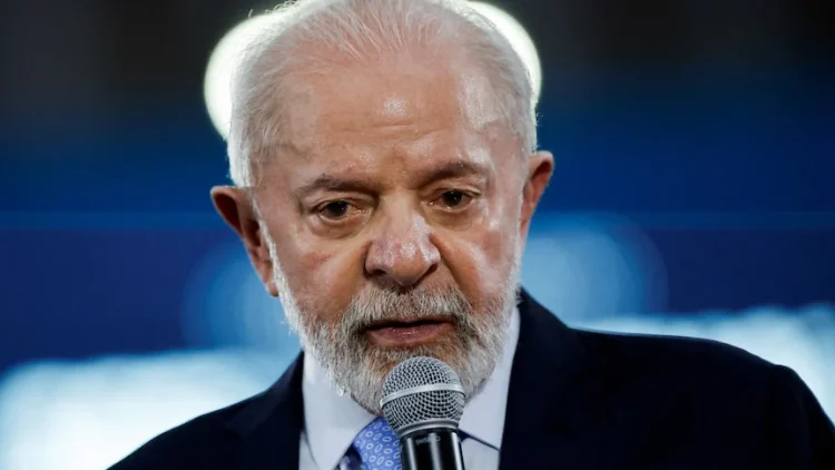Lula da Silva submetido a cirurgia de emergência na cabeça