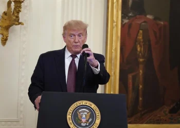 Trump promete tirar EUA da NATO se  aliados não pagarem mais pela Defesa