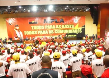 MPLA discute desafios e futuro do partido em congresso
