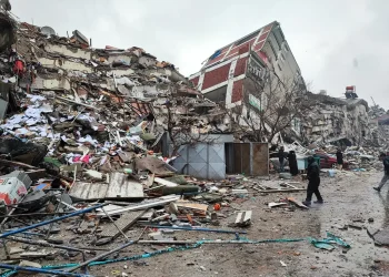 Sismo mata 14 pessoas e deixa 200 feridos em Vanuatu