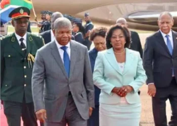 João Lourenço inicia visita oficial à África do sul