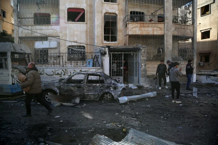 Irão promete assistência a  Assad no combate aos rebeldes