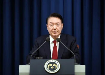 Presidente sul-coreano destituído  rejeita convocatórias da Justiça