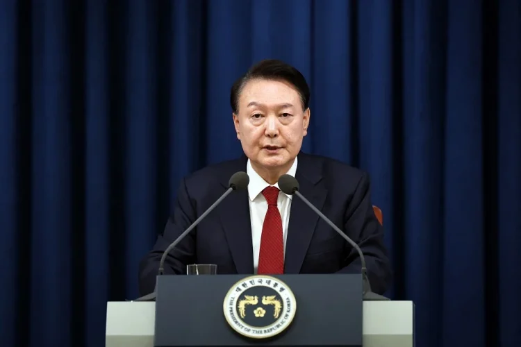 Presidente sul-coreano destituído  rejeita convocatórias da Justiça