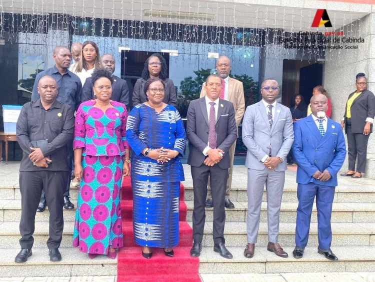 Governadora de Cabinda aborda com  partidos políticos sobre boa governação  e situação socioeconómica da província