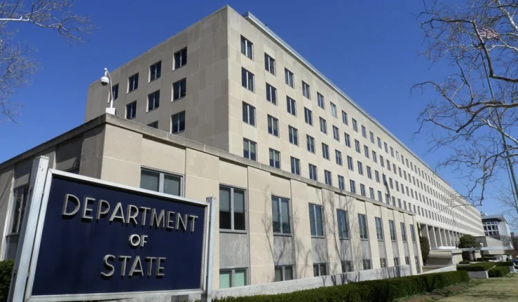 Equipa de Trump força saída de dezenas de  diplomatas seniores do Departamento de Estado