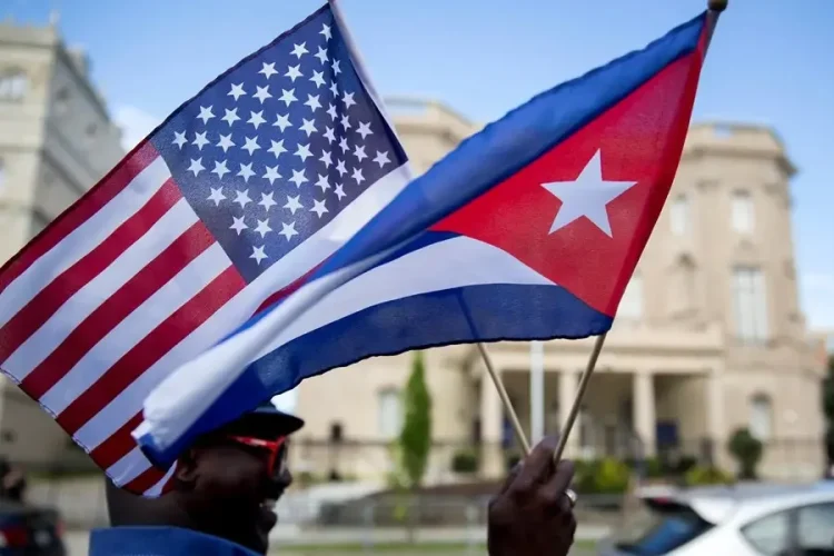 Mundo comemora decisão  dos EUA sobre Cuba