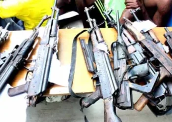 Polícia apreende 13 armas de fogo em Luanda no fim-de-semana