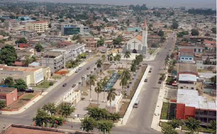 Novas administrações municipais em cabinda começam a funcionar em instalações improvisadas