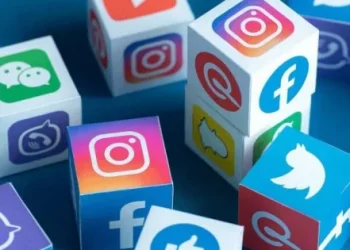 A república da futilidade: o vírus das Redes Sociais