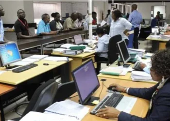 Angola absorve mais de 200 mil empregos líquidos em 2024