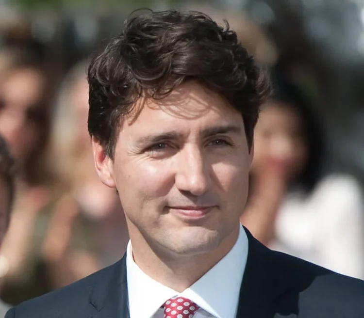 Trudeau demite-se “de líder do partido e de primeiro-ministro” do Canadá