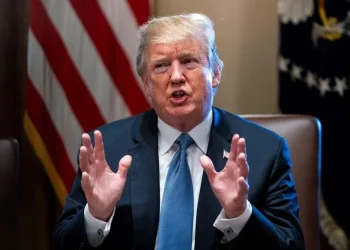 Trump pressiona Putin a negociar acordo de paz com a Ucrânia