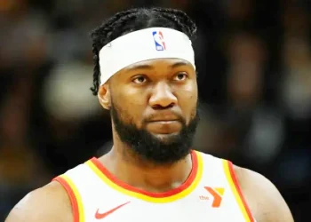 Toronto Raptors rescinde com o poste angolano