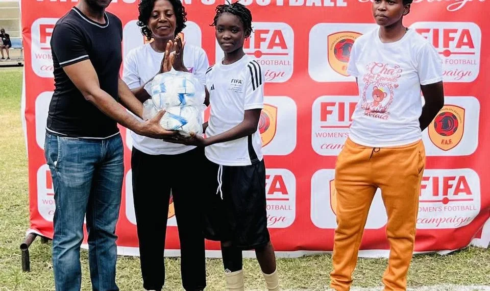 Direcção da FAF eleva futebol feminino