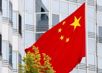 China impõe sanções a 10 empresas  dos EUA por venda de armas a Taiwan