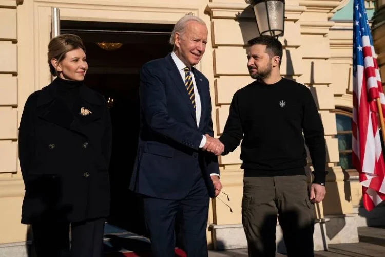 Administração Biden adiou entrega de armas à Ucrânia nos últimos meses de mandato