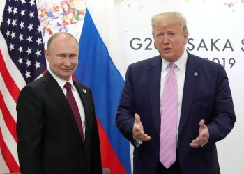 Trump reconhece à mídia que tem mantido conversas  telefónicas com Putin