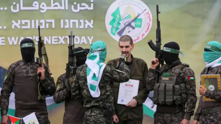 Reféns israelitas libertados pedem a Netanyahu que mantenha o cessar-fogo
