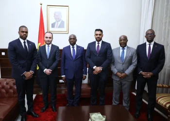 Téte António discute investimentos em Angola com CEO da JTA