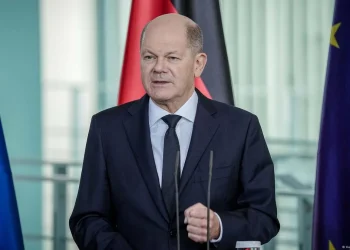 Scholz chamado para impedir que  conflito ucraniano se transforme  em guerra entre Rússia e OTAN