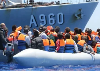 Cerca de 60 paquistaneses morrem em naufrágio de embarcação precária ao largo da Líbia