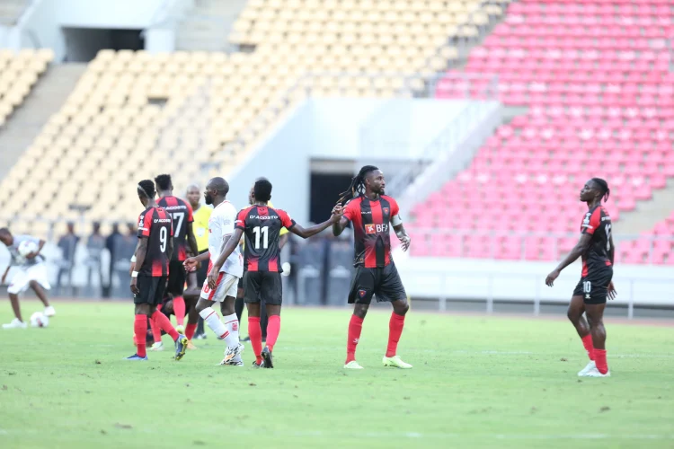 1.º de Agosto sofre, mas vence Santa Rita no Estádio 22 de Junho