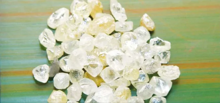 Angola estuda possibilidades de exploração de diamantes no mar
