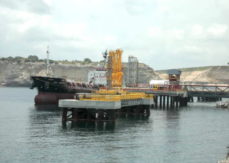 Gigante Oceânico da barra do Dande reforça sistema energético do país e está preparado para atender situações de crise