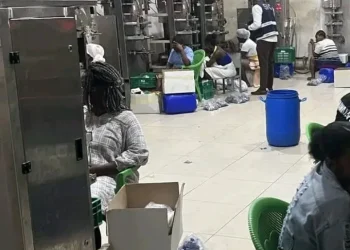 Desmantelada fábrica clandestina de “pacotinhos” no Bengo 