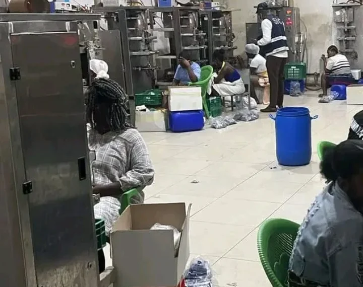 Desmantelada fábrica clandestina de “pacotinhos” no Bengo
