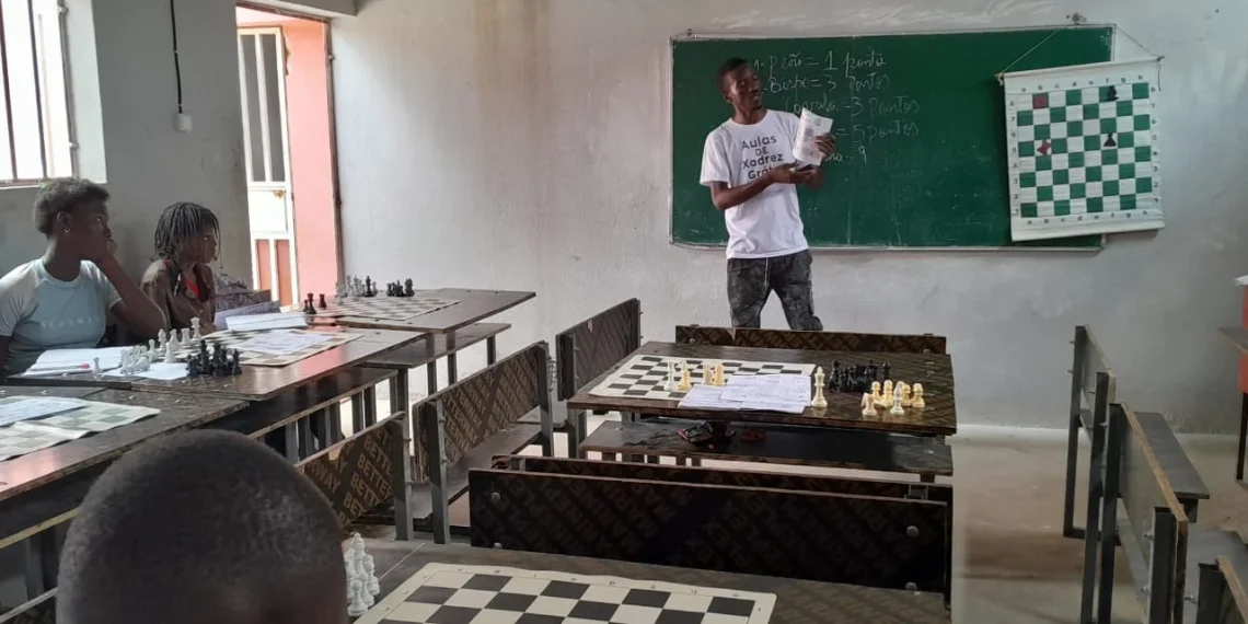 Escola Macovi abre núcleo de xadrez no município do Kilamba