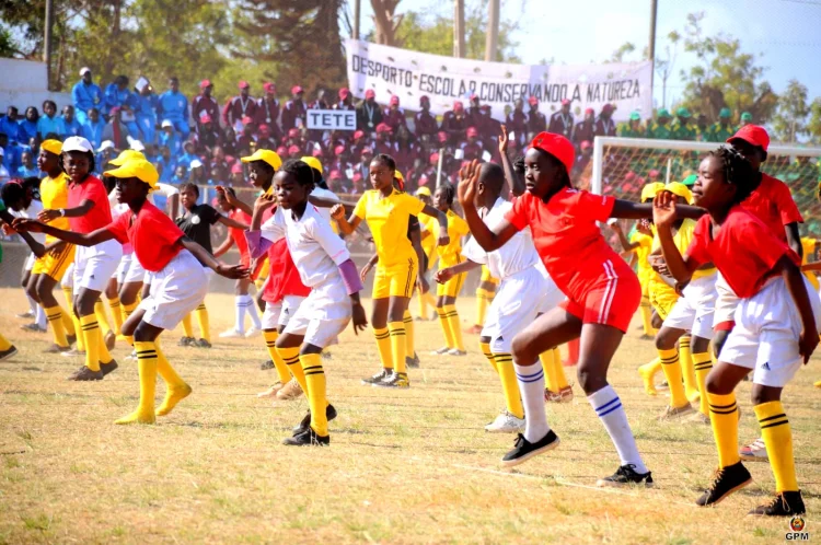 Angola corre com os seus jovens: Desporto,  desenvolvimento e futuro nacional