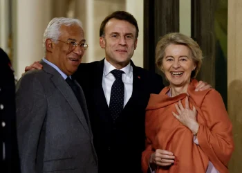 Macron quer UE coesa e a trabalhar para ser uma “potência de defesa”