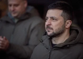 Zelensky no Golfo Pérsico sem mencionar contactos entre EUA e Rússia